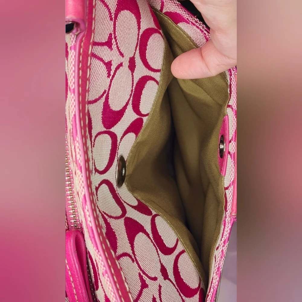 **SOLD**Pink Coach Y2K Hamptons Signature Lunch Tote - Picture 12 of 14